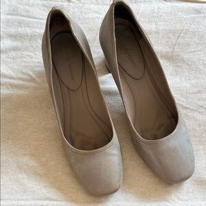 Donald J. Pliner Women's Taupe Heels